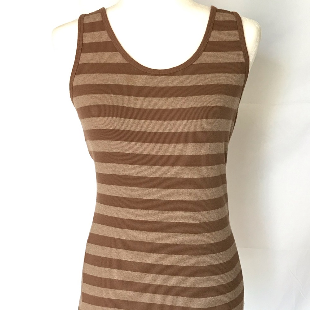 Carlson Large Beautiful Top - Picture 2 of 5